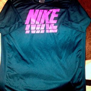 Kids turquoise Nike dri fit short sleeve shirt Sz XL